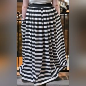 TS Couture Black and White Maxi Skirt Plus Size 2X
